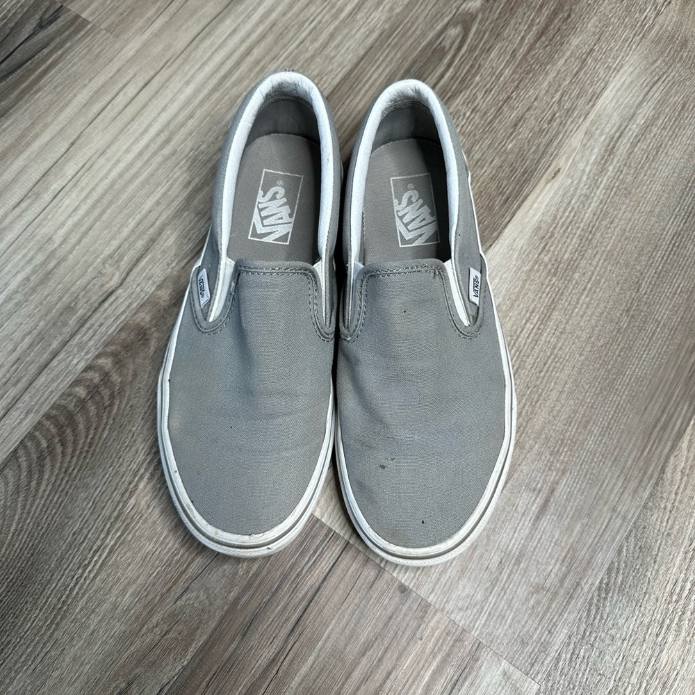 WOMANS GREY SLIP ON VANS
